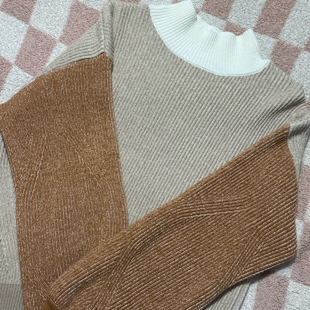 Colorblock Mock-Neck Ribbed Sweater in Cream and Brown